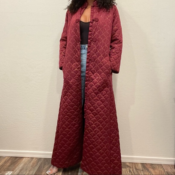 Saks Fifth Avenue Other - Quilted Saks Fifth Avenue Vintage Scalloped Robe